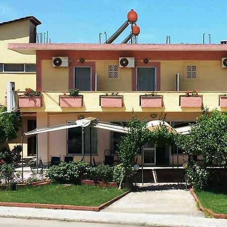 Intos Apartments Agios Nikolaos  المظهر الخارجي الصورة